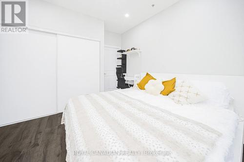 308 - 55 Speers Road, Oakville, ON - Indoor Photo Showing Bedroom