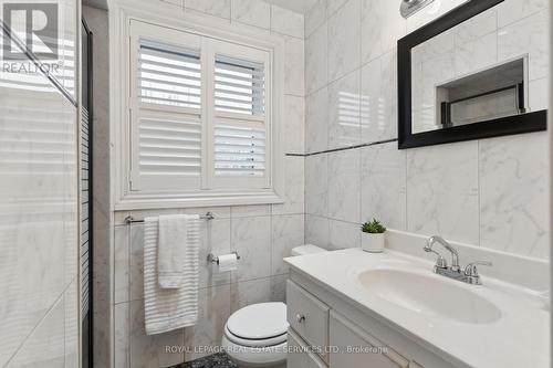 116 Clement Road, Toronto, ON - Indoor Photo Showing Bathroom