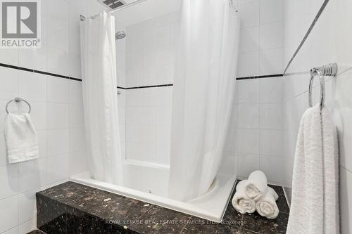 116 Clement Road, Toronto, ON - Indoor Photo Showing Bathroom