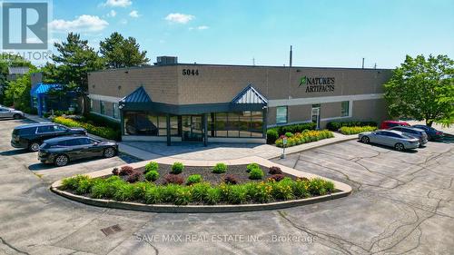 5044 South Service Road, Burlington, ON 