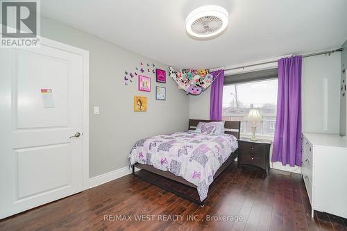 26 Manitoba Street, Toronto, ON - Indoor Photo Showing Bedroom