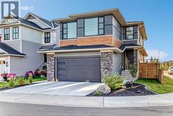 60 Harvest Hills Way NE  Calgary, AB T3K 2N5