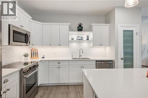 114 Livingston Drive, Tillsonburg, ON - Indoor Photo Showing Kitchen With Upgraded Kitchen