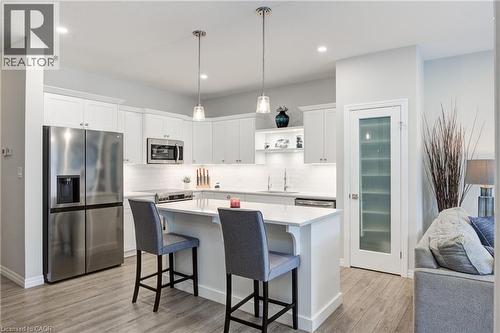 114 Livingston Drive, Tillsonburg, ON - Indoor Photo Showing Kitchen With Upgraded Kitchen