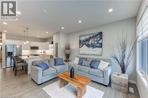 114 Livingston Drive, Tillsonburg, ON - Indoor Photo Showing Living Room