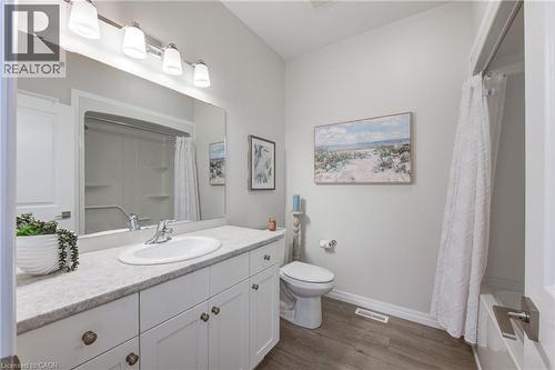 114 Livingston Drive, Tillsonburg, ON - Indoor Photo Showing Bathroom