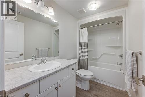 114 Livingston Drive, Tillsonburg, ON - Indoor Photo Showing Bathroom