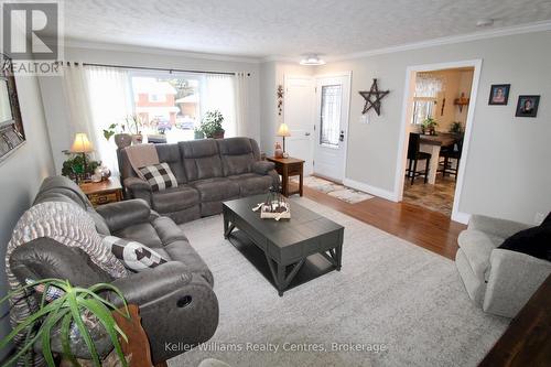 471 4Th Street, Hanover, ON - Indoor Photo Showing Living Room