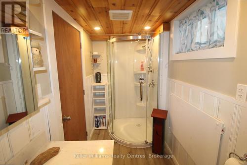 471 4Th Street, Hanover, ON - Indoor Photo Showing Bathroom