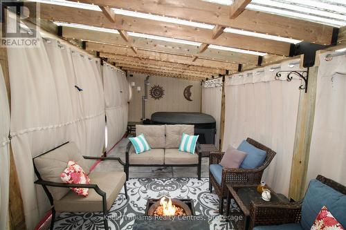 471 4Th Street, Hanover, ON - Indoor