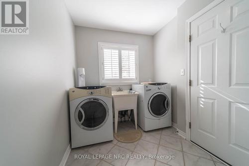 7955 Harvest Crescent, Niagara Falls (Ascot), ON - Indoor Photo Showing Laundry Room
