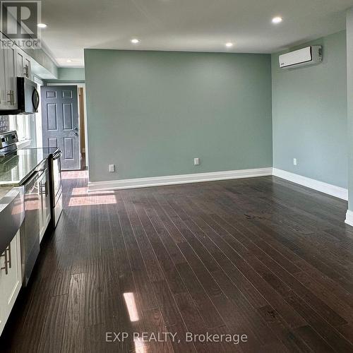 6 Lapp Street, Toronto (Rockcliffe-Smythe), ON - Indoor