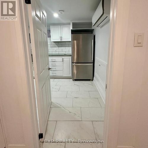 6 Lapp Street, Toronto (Rockcliffe-Smythe), ON - Indoor