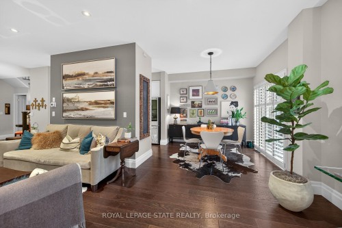 19-71 Sulphur Springs Road, Hamilton, ON - Indoor Photo Showing Living Room
