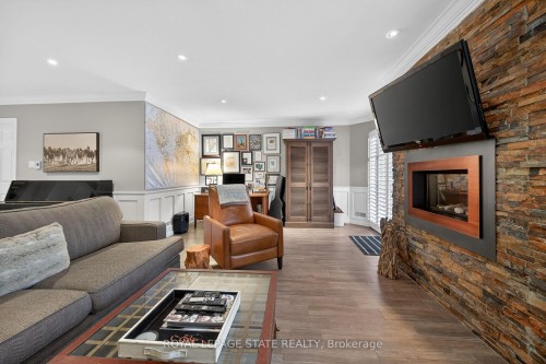 19-71 Sulphur Springs Road, Hamilton, ON - Indoor Photo Showing Living Room With Fireplace