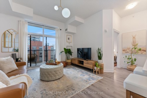 1008-81 Robinson Street, Hamilton, ON - Indoor Photo Showing Living Room