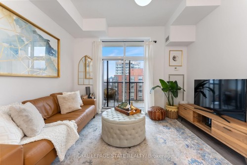 1008-81 Robinson Street, Hamilton, ON - Indoor Photo Showing Living Room