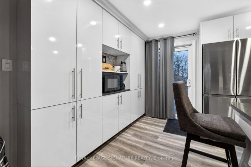 1914 Liverpool Road, Pickering, ON - Indoor Photo Showing Kitchen