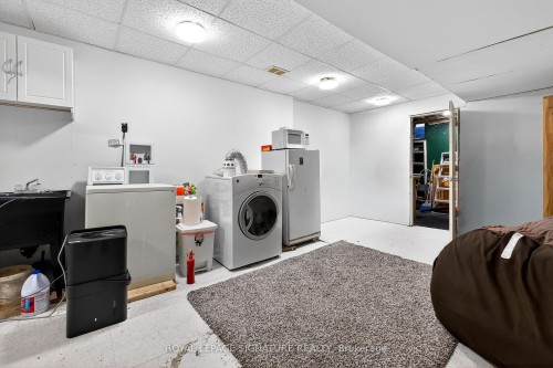 1914 Liverpool Road, Pickering, ON - Indoor Photo Showing Laundry Room