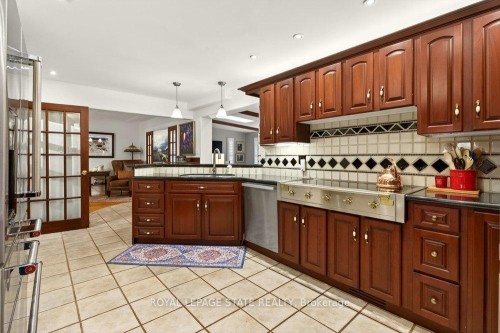 29 Woodside Drive, Hamilton, ON - Indoor Photo Showing Kitchen