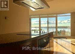 720 - 550 QUEENS QUAY W  Toronto, ON M5V 3M8
