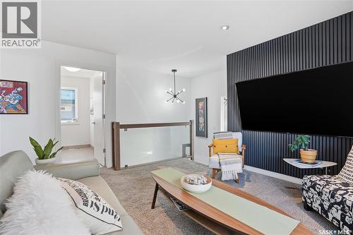 5322 Tutor Way, Regina, SK - Indoor Photo Showing Living Room