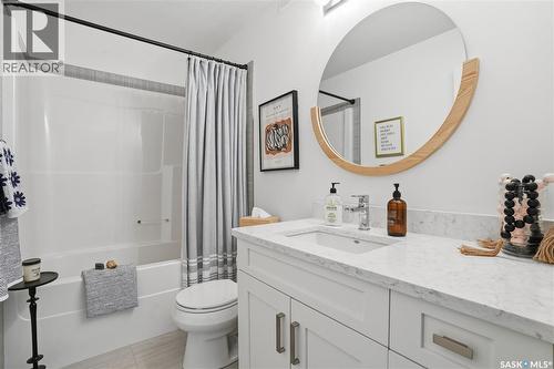 5322 Tutor Way, Regina, SK - Indoor Photo Showing Bathroom