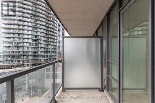 702 - 2240 Lakeshore Boulevard W, Toronto, ON - Outdoor With Exterior