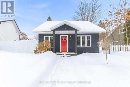 15 SPRUCE CRESCENT  Deep River, ON K0J 1P0