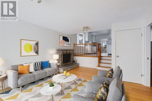 1948 Sharel Drive, Ottawa, ON - Indoor Photo Showing Living Room