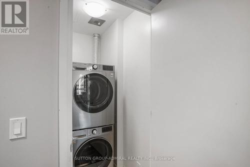 Ph09 - 68 Canterbury Place, Toronto, ON - Indoor Photo Showing Laundry Room