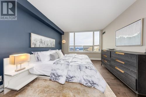 2602 - 100 Upper Madison Avenue, Toronto, ON - Indoor Photo Showing Bedroom