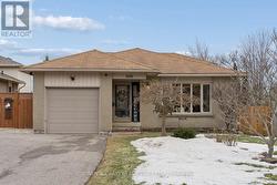 606 BIRKDALE COURT  Oshawa, ON L1H 8C4