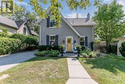 27 CATHERINE AVENUE  Aurora, ON L4G 1K4