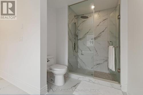 3301 Skipton Lane, Oakville, ON - Indoor Photo Showing Bathroom