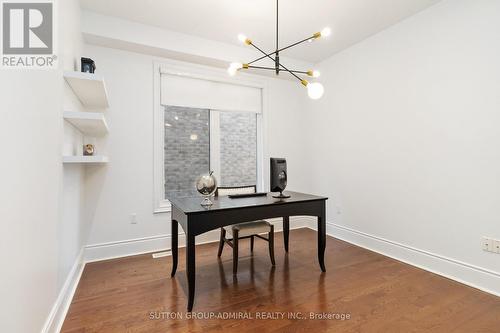 3301 Skipton Lane, Oakville, ON - Indoor