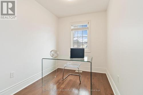 3301 Skipton Lane, Oakville, ON - Indoor