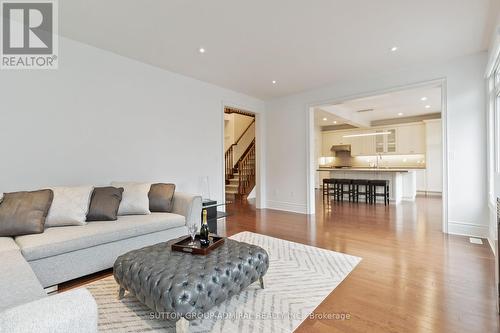 3301 Skipton Lane, Oakville, ON - Indoor Photo Showing Living Room