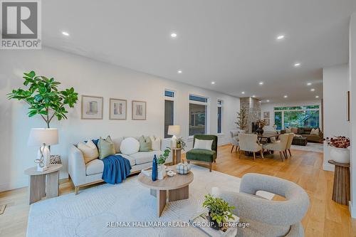 14 Thornton Avenue, Ottawa, ON - Indoor Photo Showing Living Room