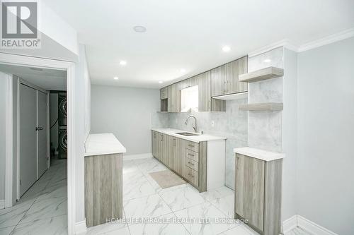 76 Raylawn Crescent, Halton Hills, ON - Indoor Photo Showing Kitchen