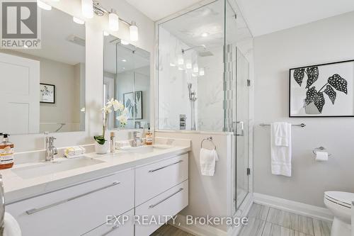 105 Twenty Second Street, Toronto, ON - Indoor Photo Showing Bathroom