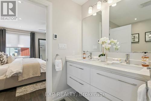 105 Twenty Second Street, Toronto, ON - Indoor Photo Showing Bathroom