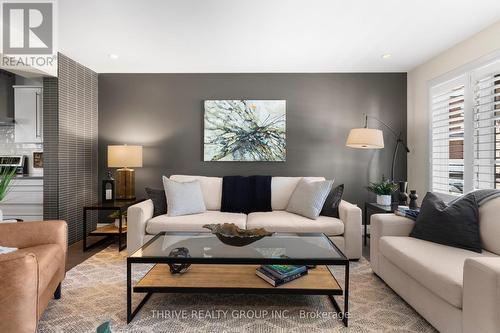 5 - 727 Apricot Drive, London South (South K), ON - Indoor Photo Showing Living Room