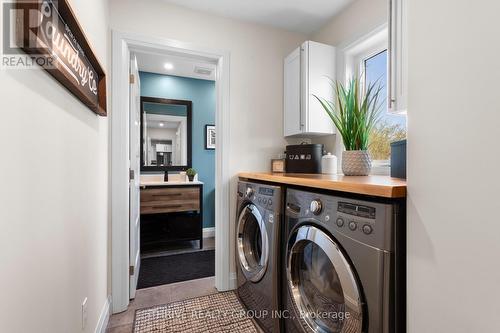 5 - 727 Apricot Drive, London South (South K), ON - Indoor Photo Showing Laundry Room