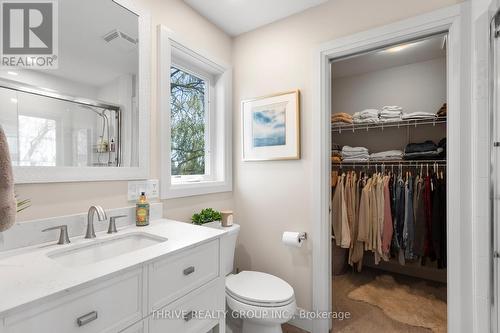 5 - 727 Apricot Drive, London South (South K), ON - Indoor Photo Showing Bathroom