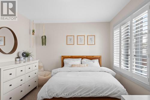 5 - 727 Apricot Drive, London South (South K), ON - Indoor Photo Showing Bedroom