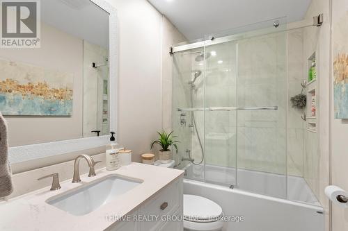 5 - 727 Apricot Drive, London South (South K), ON - Indoor Photo Showing Bathroom