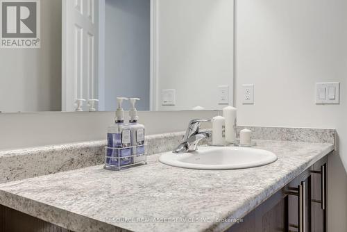 71 Tabaret Crescent, Oshawa, ON - Indoor Photo Showing Bathroom