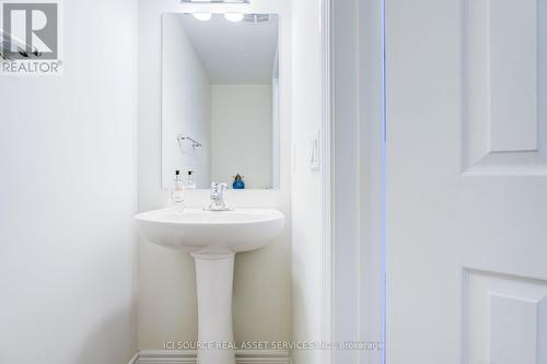 71 Tabaret Crescent, Oshawa, ON - Indoor Photo Showing Bathroom