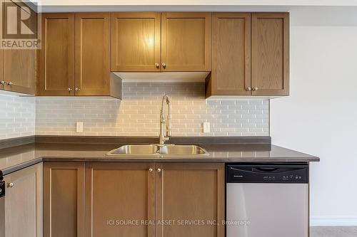 71 Tabaret Crescent, Oshawa, ON - Indoor Photo Showing Kitchen With Double Sink